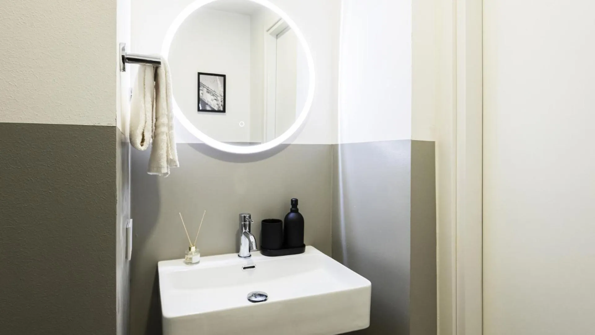 Easylife - Cav104 Prestigioso Con Jacuzzi In Centrale Милан
